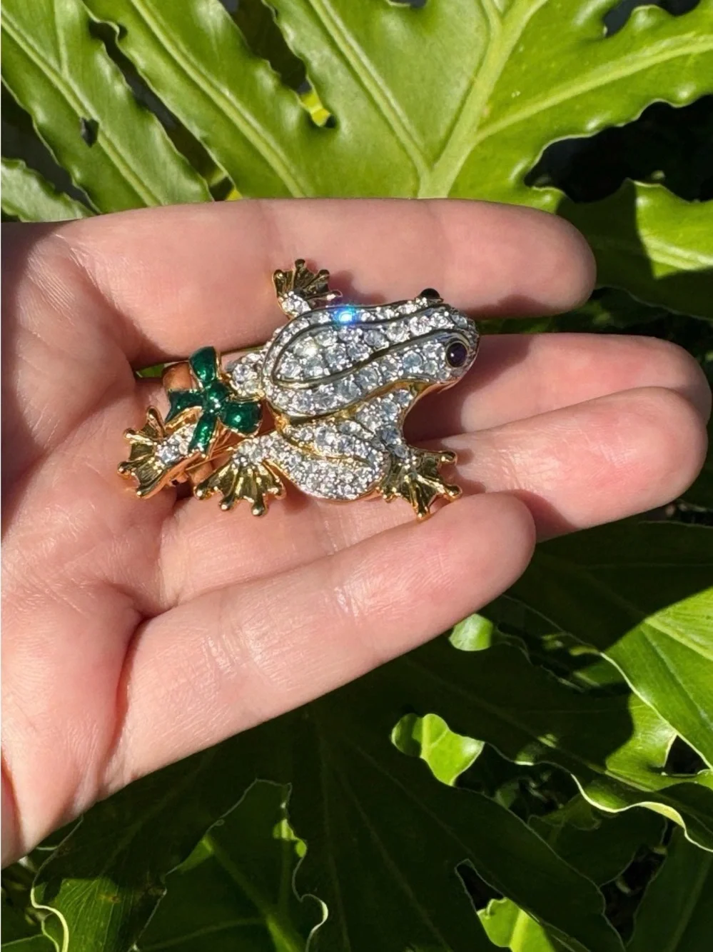 Rare Vintage Kenneth Jay Lane Enamel Ribbon Cabochon Eyes Frog Brooch Book Piece